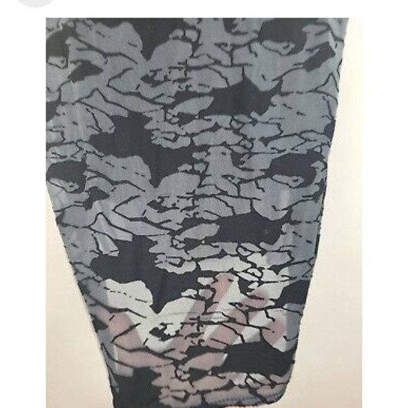 Tangerine Womens Exercise Tank Top Size Small Black Gray High Low Layered - Picture 4 of 6